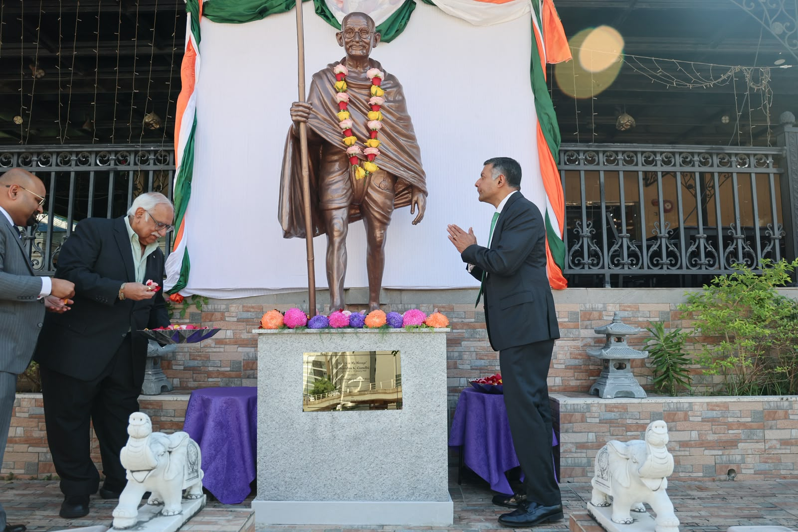Ambassador Vikram Doraiswami paid floral tributes at the statue of Mahatma Gandhi at the India Club