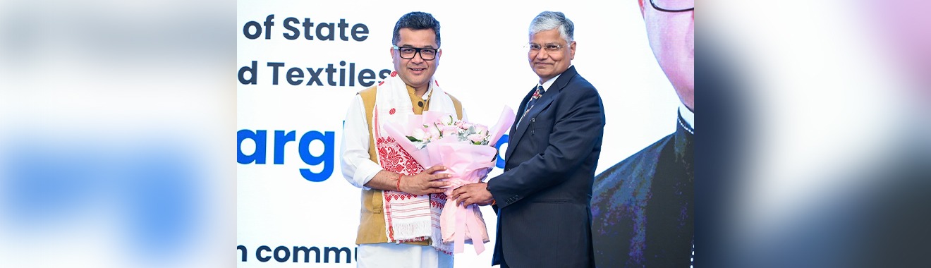 Ambassador of India to the People's Republic of China, H.E. Shri Pradeep Kumar Rawat warmly welcomed Hon'ble Minister of State for External Affairs & Textiles, Shri Pabitra Margherita to Hong Kong.