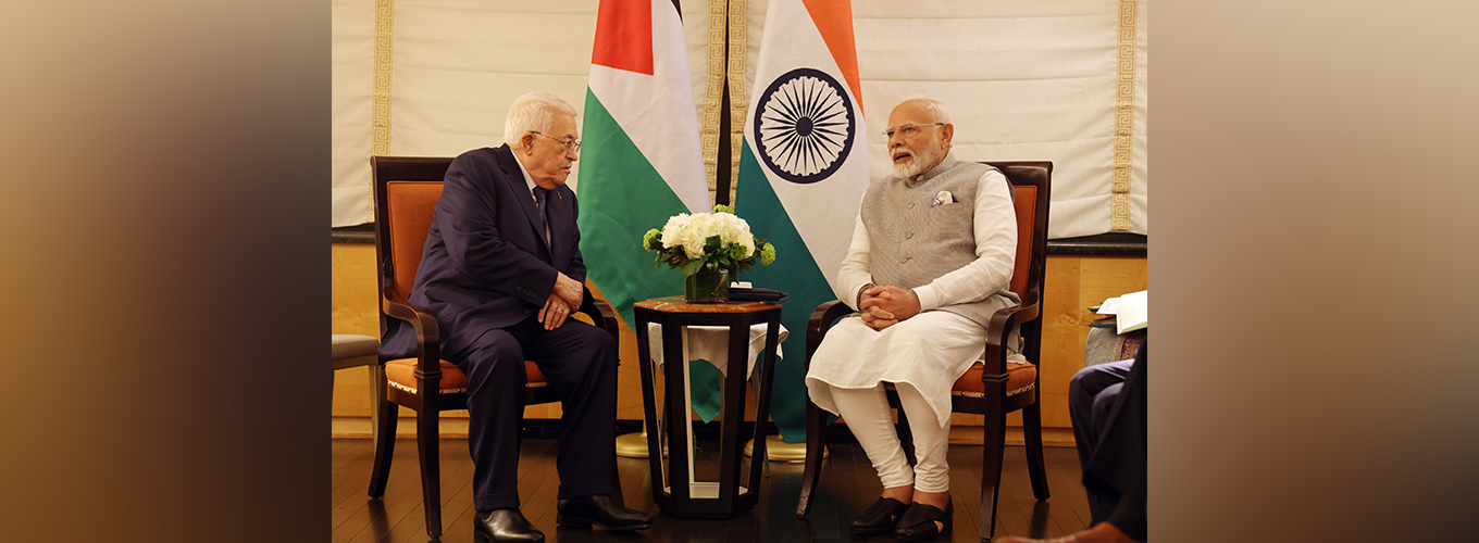 H.E. Prime Minister Narendra Modi holds a meeting with H.E. President Mahmoud Abbas in New York