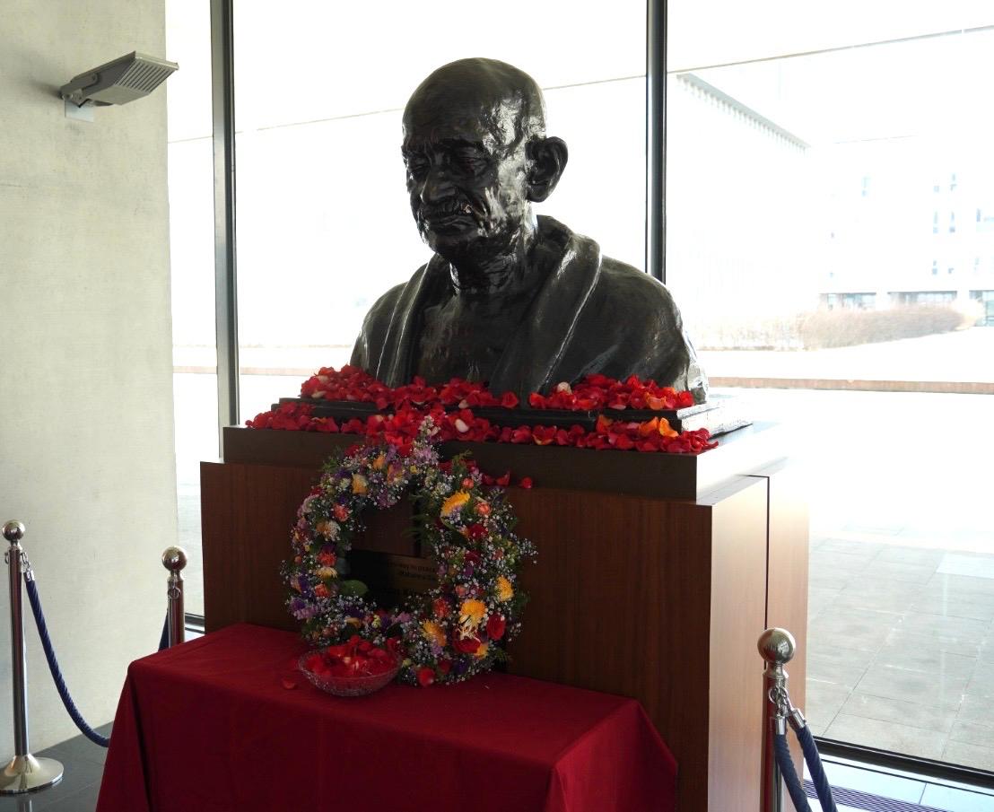 Remembering Bapu, cherishing his ideals. On the occasion of Martyrs’ Day, the Embassy and Indian community paid homage to Mahatma Gandhi. Glimpses of our tribute at the Yonsei University, Songdo, where a bust of Gandhiji stands tall.