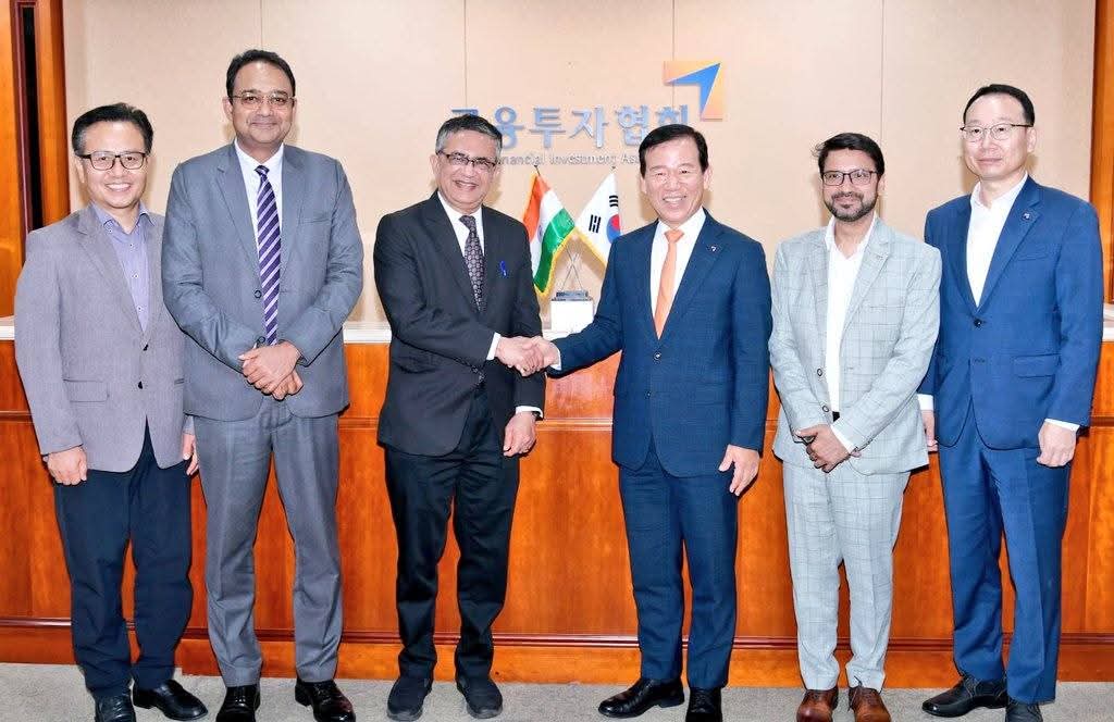 Financial Institutions Image 3