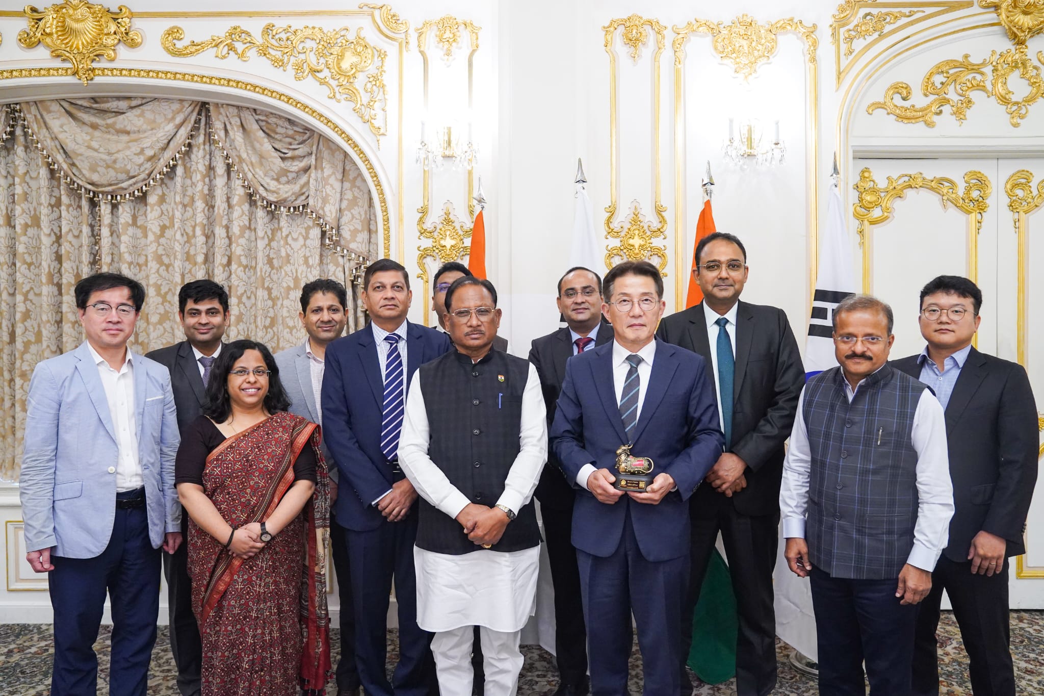 Visit of delegation Image 2