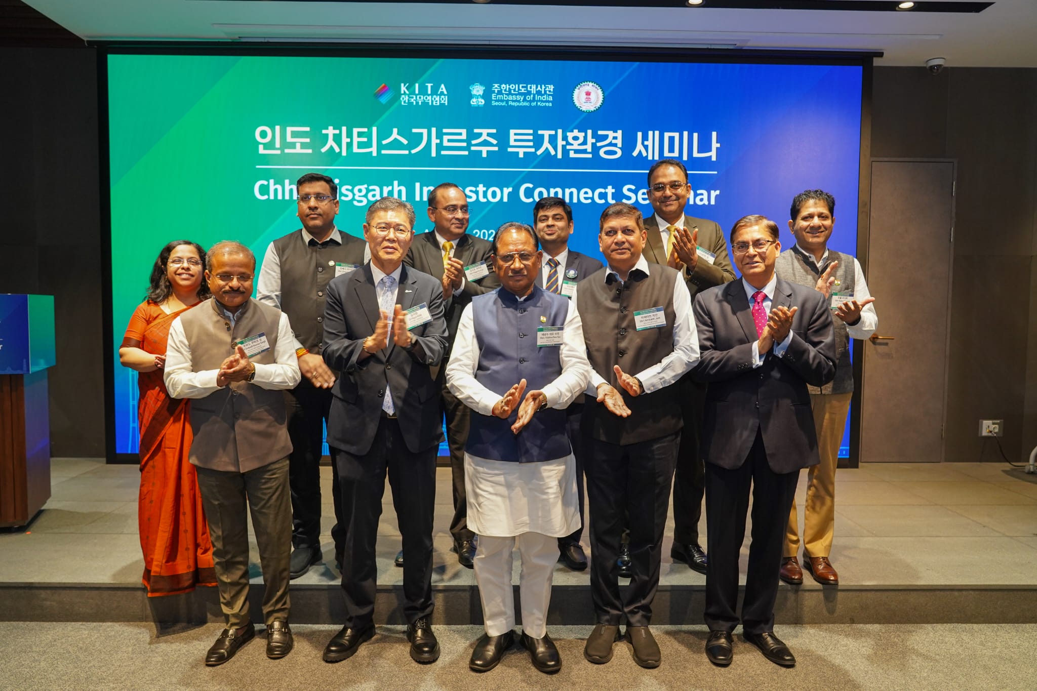 Visit of delegation Image 3