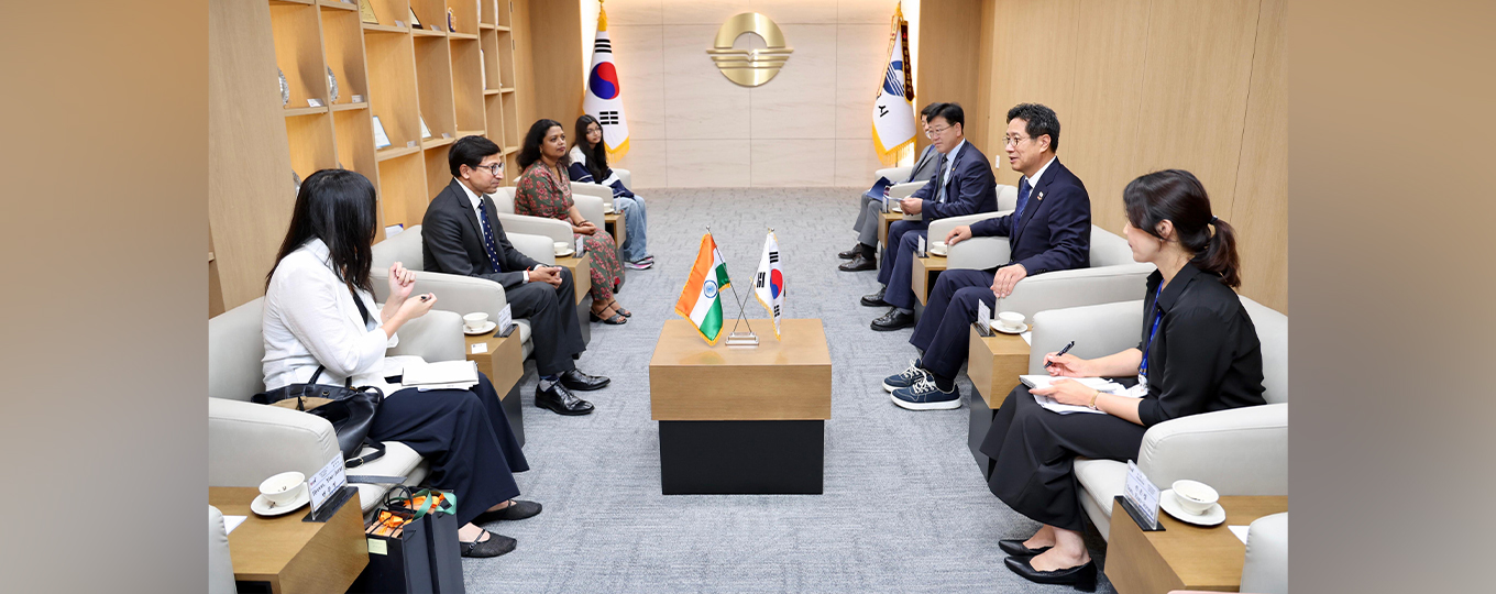 Ambassador met the Mayor of Gimhae, Mr. Jeong Young-doo on July 07 2026 and discussed avenues to further strengthen the longstanding relations between India and RoK